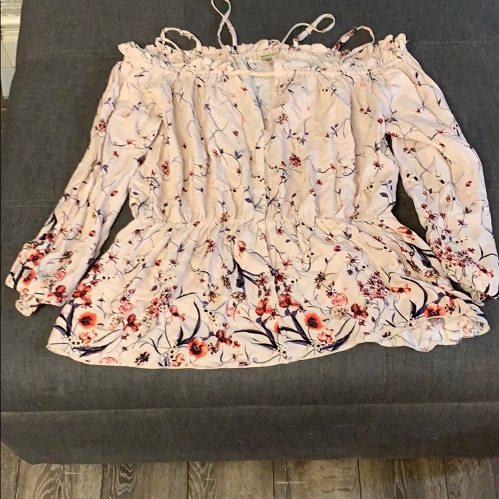 Gimmicks size large top